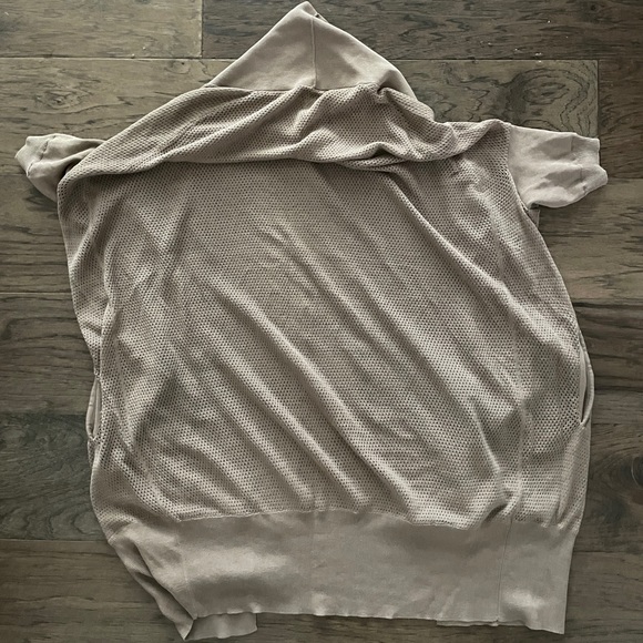 Aritzia Cardigan - Picture 4 of 4